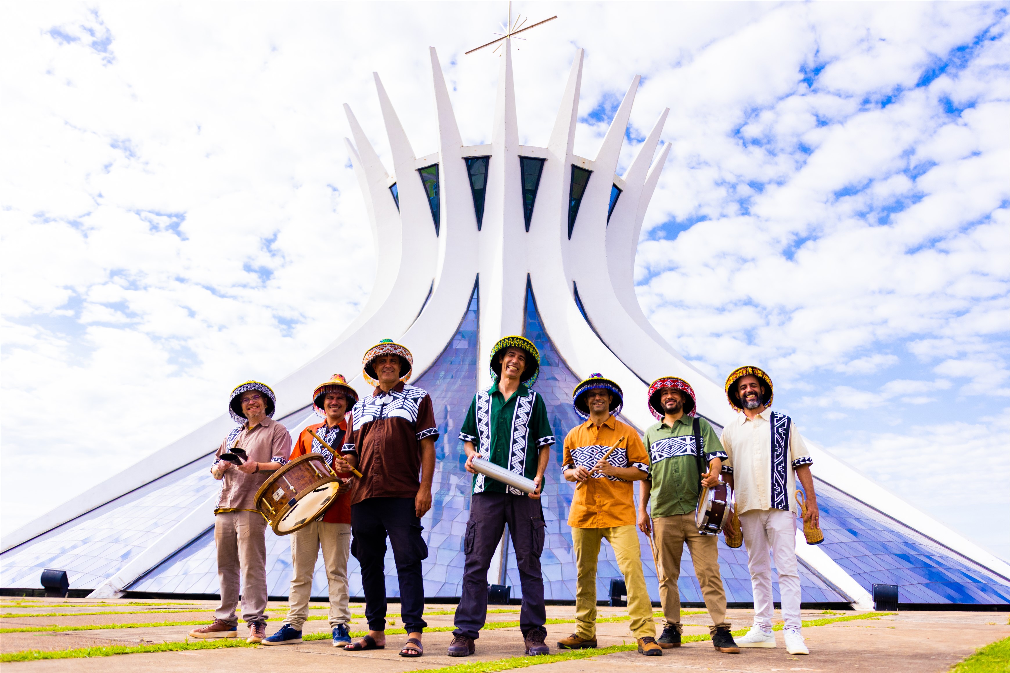 Pé de Cerrado lança álbum Florescer nas plataformas digitais